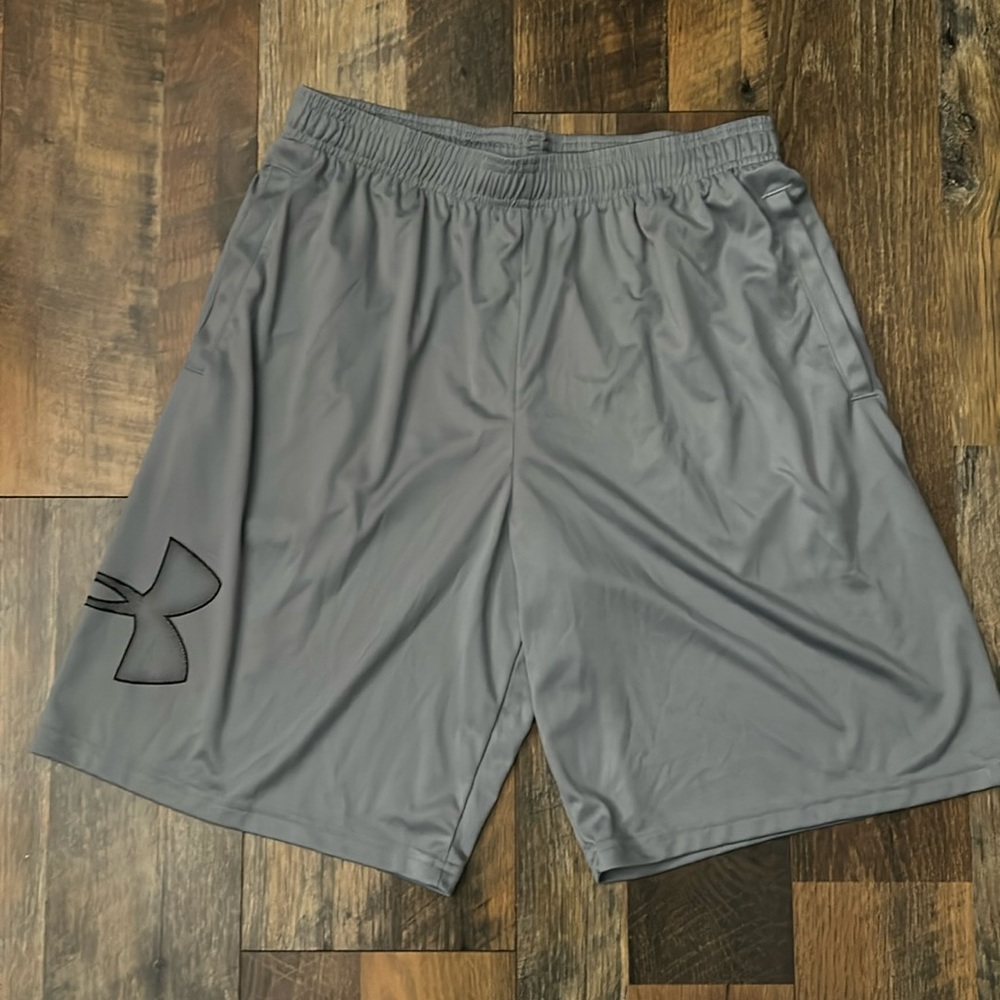BRAND NEW Men’s Under Armour Shorts (Large)